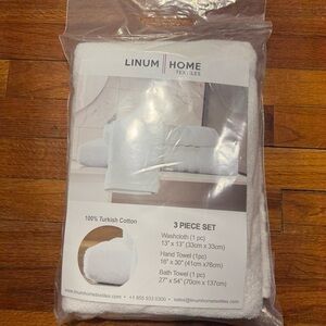 Linum home textiles 3 piece set new